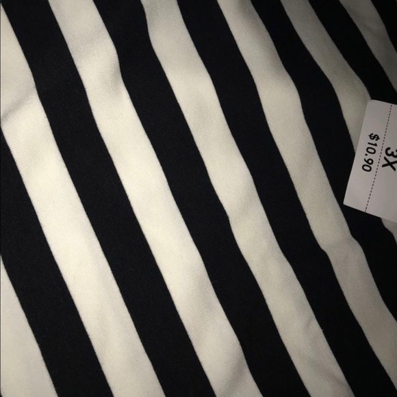 Forever 21 plus size striped t shirt - Picture 2 of 3